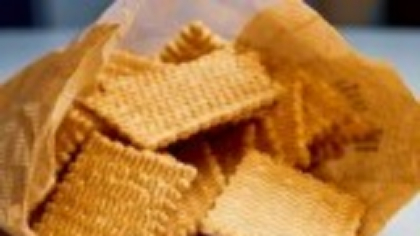 Alertă alimentară: Lot de biscuiţi retras de la vânzare din cauza depăşirii limitei maxime admise pentru dioxid de sulf
