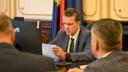 Ministrul Apărării visează frumos. Vrea ca viitoarele programe de înzestrare ale armatei române să fie realizate pe plan intern