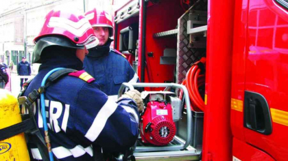 A fost emis mesaj Ro-Alert. Incendiu de amploare, la un depozit