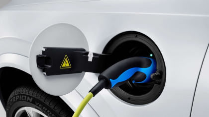 Vânzările de vehicule electrice în România, în scădere accentuată
