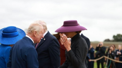 Gluma cu care regele Charles a spart gheața când a vorbit cu Melania Trump, dezvăluită de un expert în citirea buzelor