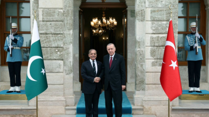 Erdogan s-a întâlnit cu premierul Pakistanului la Istanbul