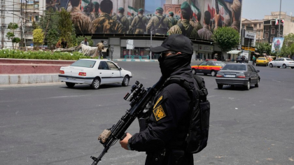 O forță de securitate temută a început să patruleze străzile din Iran: „Este tulburător”