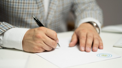 Au apărut două noi meserii în România. Cei care le practică deja intră în legalitate