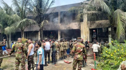 Un avion militar s-a prăbușit peste o școală, în Bangladesh. Un om a murit și alți 13 au fost răniți