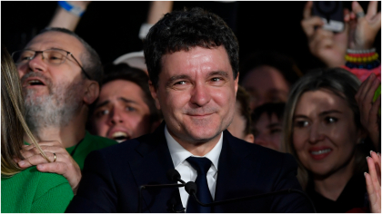 Nicuşor Dan, „curtat” de două dintre cele mai mari familii politice europene, se lasă greu. Când va anunţa Preşedintele României de ce parte se situează