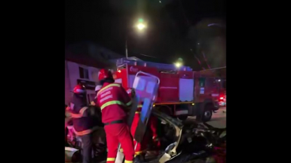 Accident grav cu două victime pe un bulevard din Târgu Jiu. Ambii bărbați din autoturism neagă că ar fi fost la volan