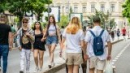Parlamentul și Guvernul sunt instituțiile în care românii au cea mai mică încredere. Ce „organ” are „susținerea” cetățenilor