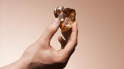 A fost extras cel mai mare diamant din Rusia. Are 468 de carate și a fost numit „80 de ani de victorie în Marele Război Patriotic”