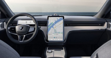 Volvo, primul producător auto care va integra asistentul AI de la Google, Gemini, în mașinile sale