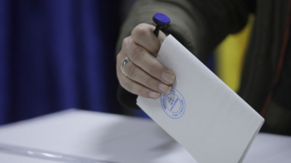 Rezultate Exit-Poll alegeri prezidențiale, turul doi. Prezența la vot la ora 13:00, potrivit institutelor de sondare