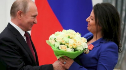 "Păpușa lui Putin" a confirmat că urmează un tratament pentru cancer. "În curând, mă veți vedea cu peruci"