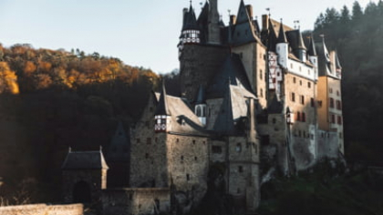 Declinul turismului românesc. 5 obiective, lăsate în paragină sau promise fără a se realiza
