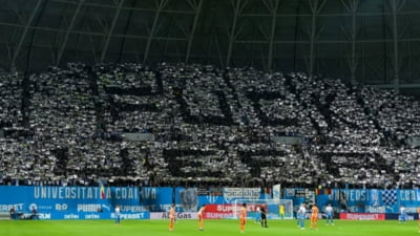 Scenografie șocantă a suporterilor Universității Craiova la meciul cu Bașakșehir: "Fuck UEFA"