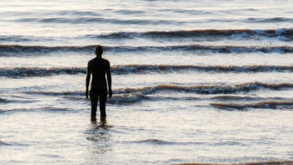 Cum a reușit un bărbat să supraviețuiască 40 de ore plutind în derivă pe mare cu un colac: „Mi-era frică să mor”