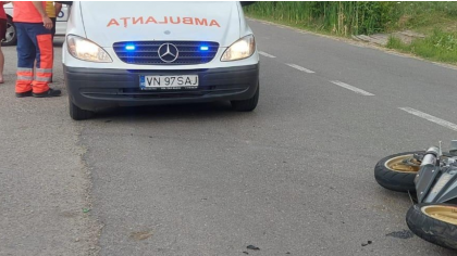 Dublă tragedie pe „drumul morţii”. Un motociclist de 18 ani şi un şofer de 77 de ani, accident teribil pe DN2-E85