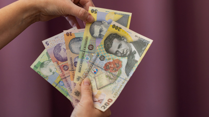 Curs valutar joi, 18 septembrie. Euro și dolarul cresc, în timp ce francul scade