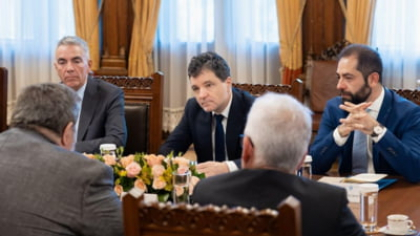 Noul Guvern al României se "naște" greu. Liderii PSD, PNL, UDMR și USR, întâlnire cu Nicușor Dan în această seară. Negocierile dintre partide s-au blocat din nou