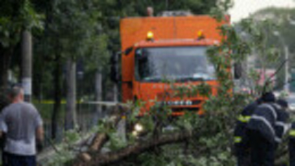 LIVE UDATE: Ciclonul Barbara, deasupra României. Probleme în 20 de județe din cauza furtunilor. Când expiră codul roșu