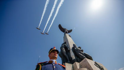 Avioane și elicoptere pe cerul Capitalei. Ce pregătesc temerarii aerului pentru duminică, 20 iulie?
