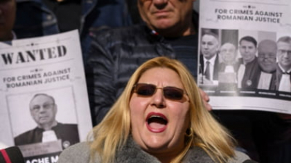 "Hai sictir, Iudă!". Șoșoacă, furioasă pe Simion pentru că nu mai recunoaște rezultatul  alegerilor. "Te înjură lumea și vede trădarea și spui că vei contesta"