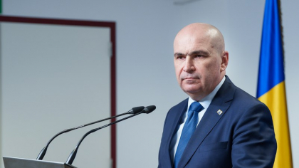 Bolojan susține că un guvern minoritar înseamnă „riscuri mari”. „Ideea unui salvator care vine la conducere pe un cal alb nu funcţionează”