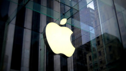 Apple testează AirPods cu camere invizibile: control prin gesturi și funcții de sănătate în căști