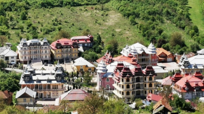 Secretele palatelor extravagante ridicate de romi în '90: „Pentru noi, moartea lui Ceaușescu nu a schimbat mare lucru”
