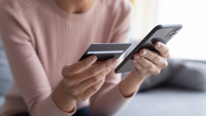 Ce este frauda de tip spoofing, metoda prin care o femeie din Zalău a rămas fără 50.000 de lei în cont