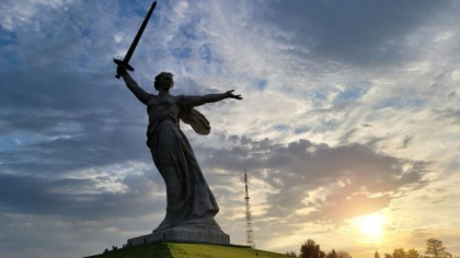 Un cadavru a fost găsit în capul celei mai înalte statui din Rusia, dedicată eroilor de la Stalingard