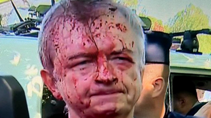Ambasadorul Rusiei în Polonia, Serghei Andreev, stropit cu vopsea roșie de Ziua Victoriei