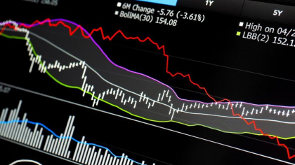 Revenire senzaţională luni la Bursa de Valori: De la minus 0,4%, indicele BET închide şedinţa cu o creştere de 1%. Plus 4,4% pe Electrica, 3,1% pentru One United Properties şi 3% la Digi