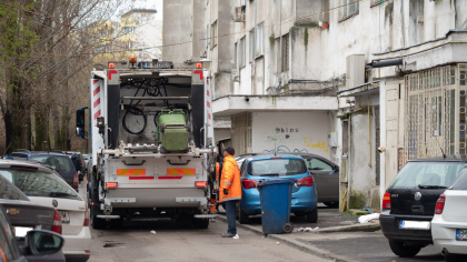 Poluarea în marile orașe din România. Cât de dăunătoare sunt camioanele de salubritate pe motorină