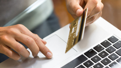 Studiu: 16% dintre români au încredere în AI și 6% în influenceri când aleg produse sau servicii