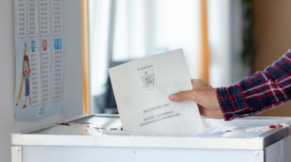 Rezultate alegeri prezidențiale 2025. AEP a început cetralizarea proceselor verbale: Simion, primul în țară, Nicușor Dan, în diaspora