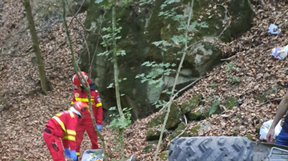 Alba: O persoană a căzut într-o râpă, după un accident cu un ATV / S-a declarat decesul