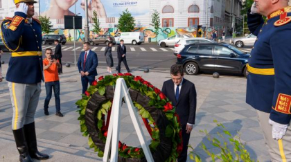 Preşedintele Nicuşor Dan a depus coroane de flori în memoria victimelor Mineriadei din 1990