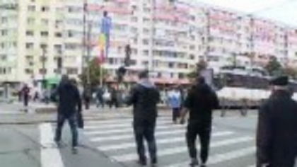 Jumătate dintre români termină toți banii la final de lună. Mulți ajung victime ale fraudelor financiare