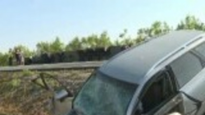 Accident grav pe A1. Un șofer a ajuns pe contrasens și a lovit două TIR-uri. „Nu am putut face nimic”