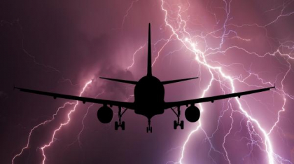 Aeroportul din Budapesta, închis din cauza furtunilor: Un terminal a fost evacuat. Vântul suflă cu 170 km/h în unele zone din Ungaria