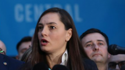 Reacția unui cunoscut scriitor, după derapajul grav al liderei POT: “O somez pe Anamaria Gavrilă să declare public dacă e proastă sau nu”