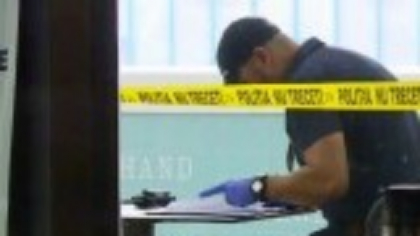 Bărbatul ucis cu propria armă într-un mall din București era monitorizat electronic. Brățara s-a declanșat în frizerie