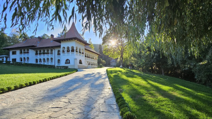 5 Știri Imobiliare.ro: Cu cât se vinde casa lui Arsenie Boca? Cum poți deveni cu bani puțini proprietar în cel mai exclusivist cartier din România