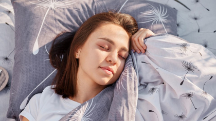 Trucul de 60 de secunde pentru somn, folosit de medici. E chiar mai bun decât somniferele