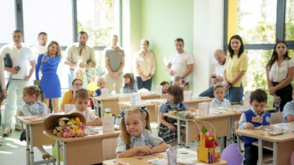 Profesorii sunt revoltați, plata cu ora, tăiată cu 50%: „Ar trebui să facă 20 de minute din ora de 50 și din materie 45%”