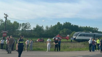 Accident tragic în Timiș: doi soți au murit după ce mașina li s-a oprit pe calea ferată și au fost loviți de tren