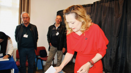 Lasconi, după ce a votat: Totul e despre politică, oamenii trebuie să înțeleagă asta. De când ai ieșit din casă și dai într-o groapă este politică. Înseamnă că e făcută prost politica (FOTO)