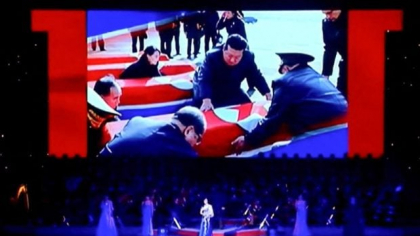 Coreea de Nord a prezentat primele imagini cu soldații săi trimiși la luptă în Ucraina: Kim Jong Un apare în poze lângă sicriele lor