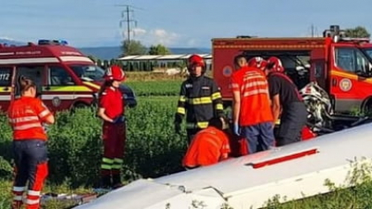 Tânăr de 24 de ani, mort după ce s-a prăbușit cu planorul pe un câmp din Olt VIDEO