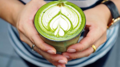 Poți ajunge la spital de la prea multă matcha. Experiența unei tinere care obișnuia să bea „matcha latte” de două ori pe săptămână